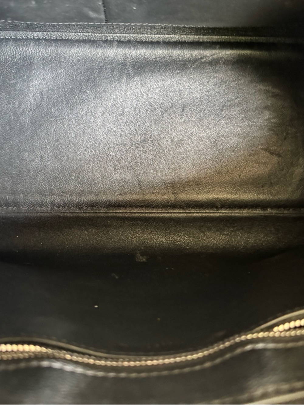 Celine Edge, Phoebe Philo Era logo. 🩷Black and Cream-fits 12x9 laptop!
(Large) - Picture 9 of 17